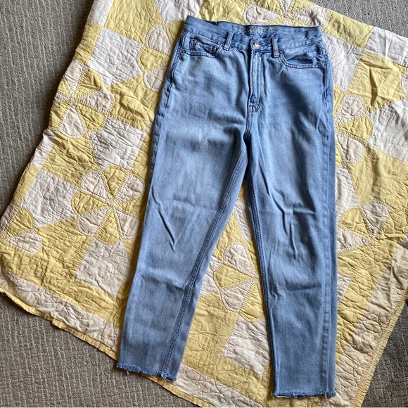 AE mom jean - Picture 3 of 12